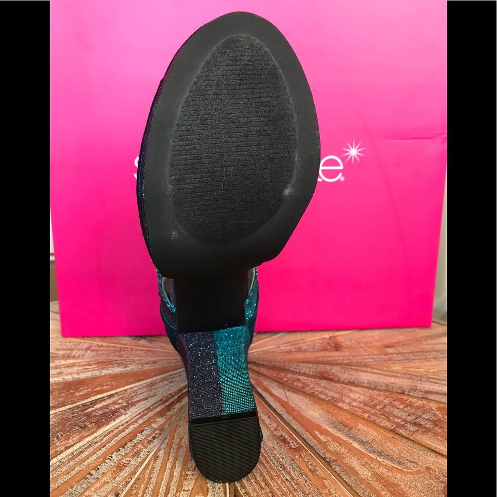 NIB Shoe Dazzle Teal Velvet Platform Sandals - Picture 6 of 12